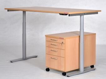 Ergonomischer Steh-Sitz-Schreibtisch von Deitenbach